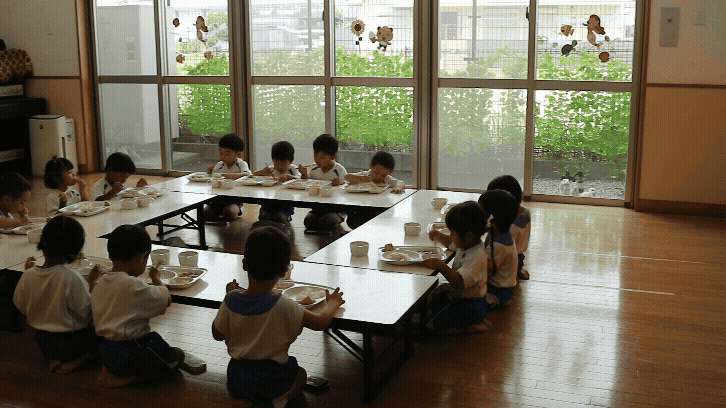 給食